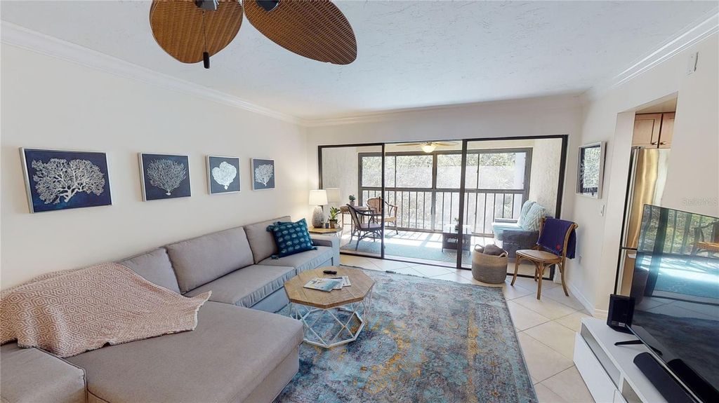 Image 9 of property listing at 2749 ORCHID OAKS DRIVE 302, Sarasota, FL 34239