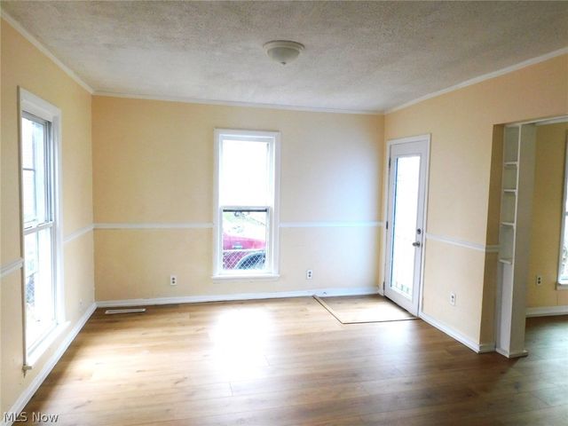 276 Orange Street, Conneaut, OH 44030