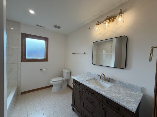 2825 73rd Avenue 2, Elmwood Park, IL 60707