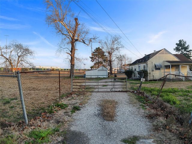 7116 Elbert Street, Houston, TX 77028