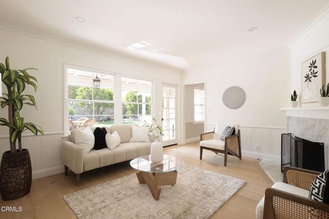 2185 N Roosevelt Avenue, Altadena, CA 91001