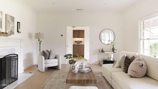 2185 N Roosevelt Avenue, Altadena, CA 91001