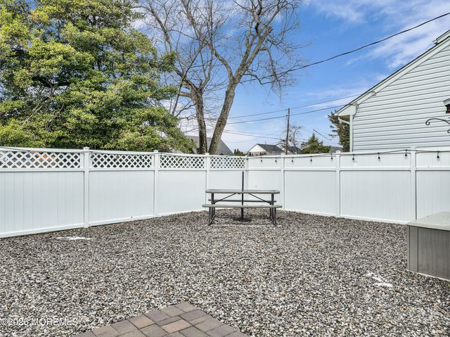 527 Delaware Avenue, Point Pleasant, NJ 08742