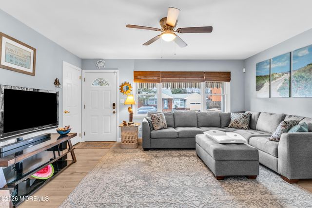 527 Delaware Avenue, Point Pleasant, NJ 08742