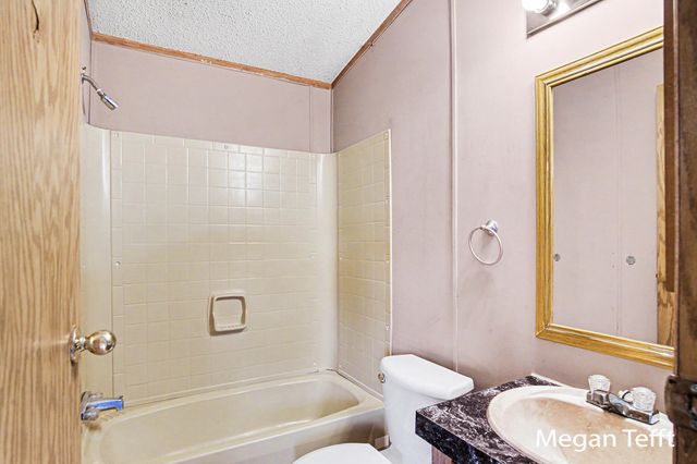 14333 S Juniper Avenue, Kent City, MI 49330