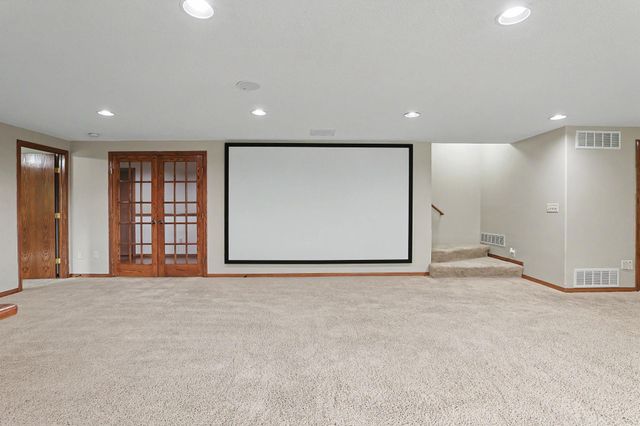 630 S Stoneridge St, Valley Center, KS 67147