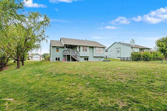 630 S Stoneridge St, Valley Center, KS 67147