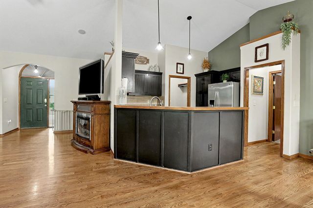 630 S Stoneridge St, Valley Center, KS 67147