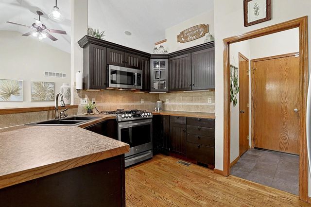 630 S Stoneridge St, Valley Center, KS 67147