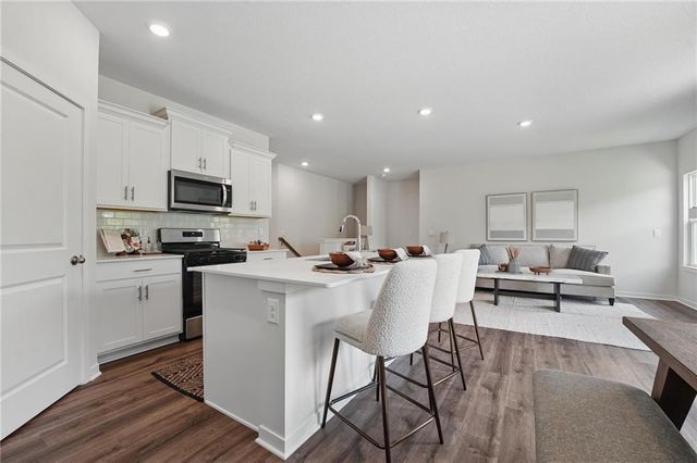 10298 Tuscany Parkway, Peculiar, MO 64078