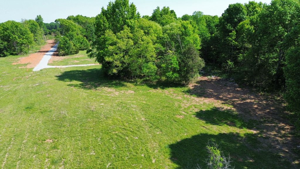 2554 Palmetto Cemetery Rd, Lewisburg, TN 37091