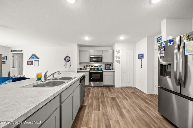 354 Carvalho Street SE, Palm Bay, FL 32909