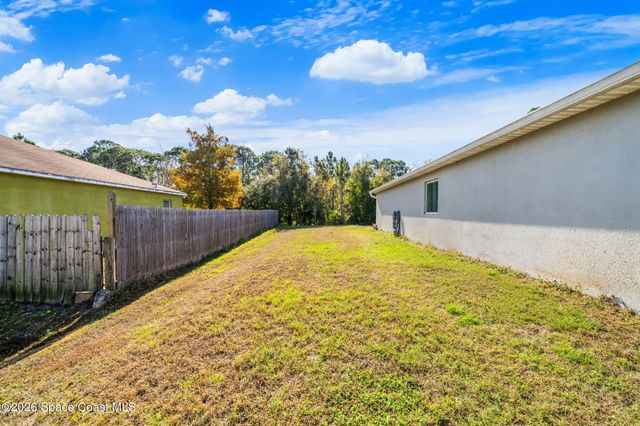 354 Carvalho Street SE, Palm Bay, FL 32909