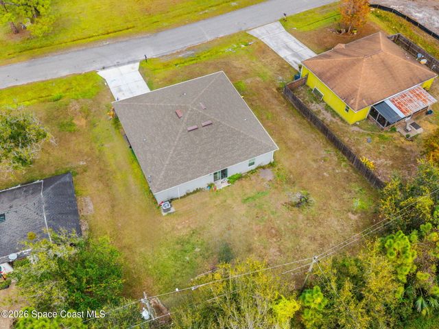 354 Carvalho Street SE, Palm Bay, FL 32909