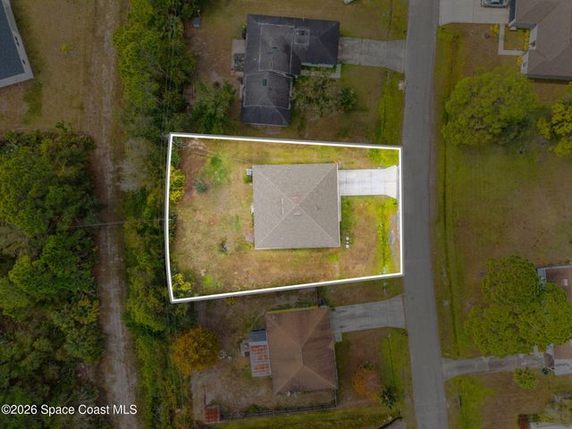 354 Carvalho Street SE, Palm Bay, FL 32909