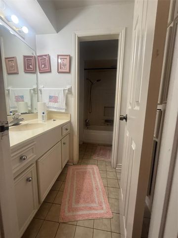 8222 Ridge Forest Drive, Houston, TX 77088