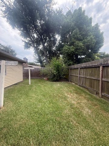 8222 Ridge Forest Drive, Houston, TX 77088