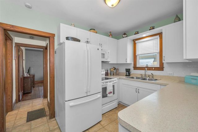 5936 CENTRAL AVENUE, New Port Richey, FL 34652