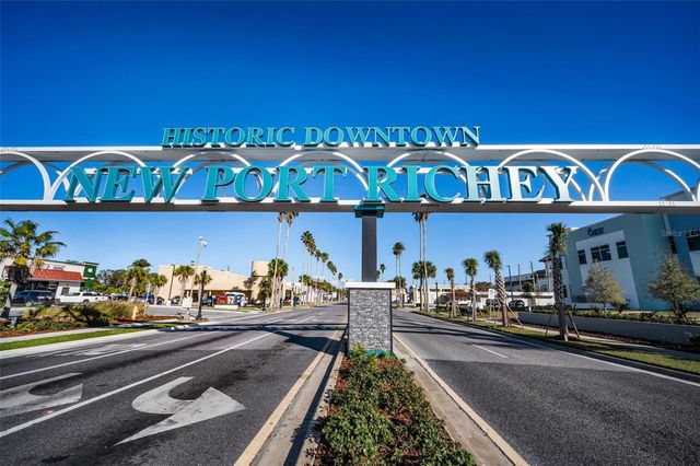 5936 CENTRAL AVENUE, New Port Richey, FL 34652