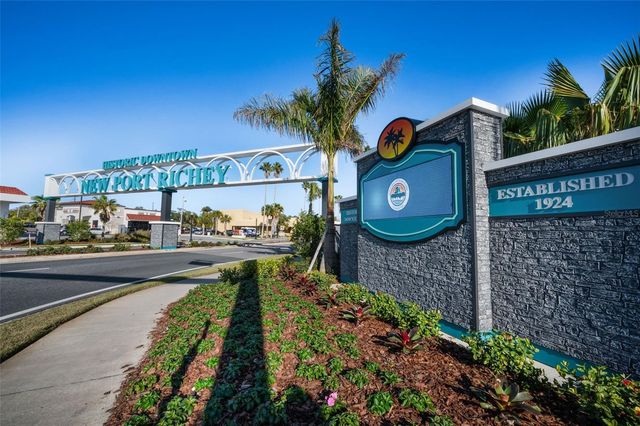 5936 CENTRAL AVENUE, New Port Richey, FL 34652