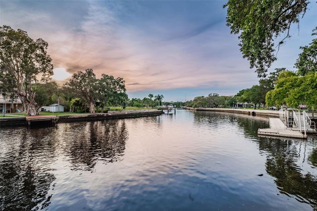 5936 CENTRAL AVENUE, New Port Richey, FL 34652