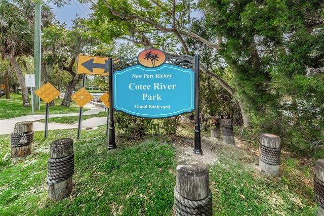 5936 CENTRAL AVENUE, New Port Richey, FL 34652