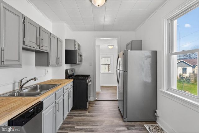 1741 ORANGE ST, York, PA 17404