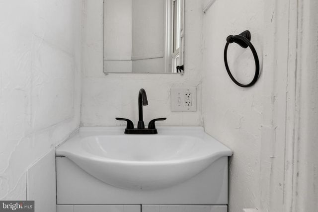 1741 ORANGE ST, York, PA 17404