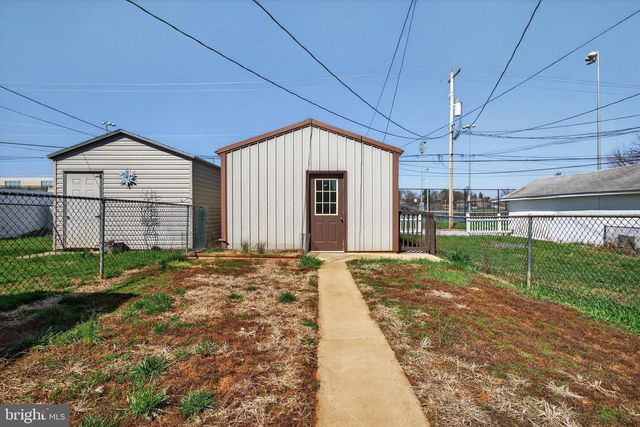 1741 ORANGE ST, York, PA 17404