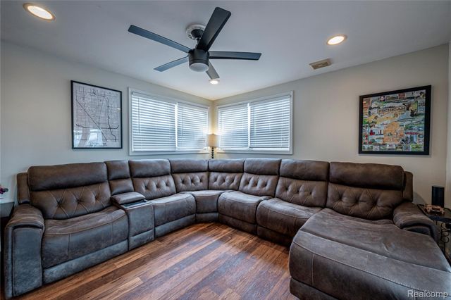 1700 Linwood Avenue, Royal Oak, MI 48067