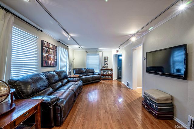 1700 Linwood Avenue, Royal Oak, MI 48067