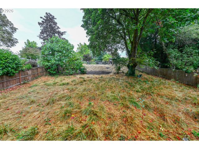 2580 PIONEER Pike, Eugene, OR 97401