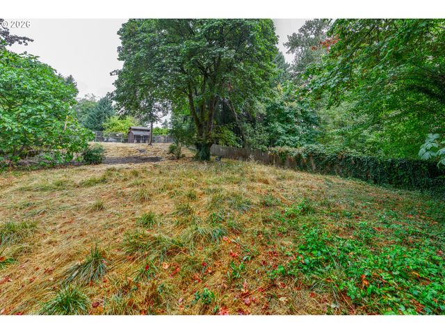 2580 PIONEER Pike, Eugene, OR 97401