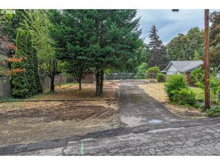 2580 PIONEER Pike, Eugene, OR 97401
