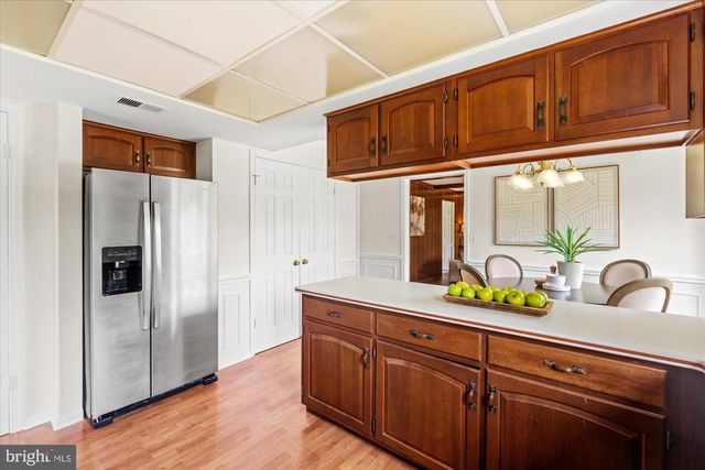13200 LANTERN HOLLOW DR, Gaithersburg, MD 20878
