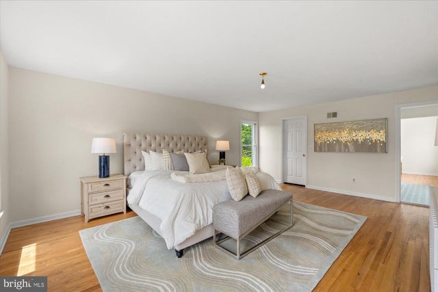13200 LANTERN HOLLOW DR, Gaithersburg, MD 20878