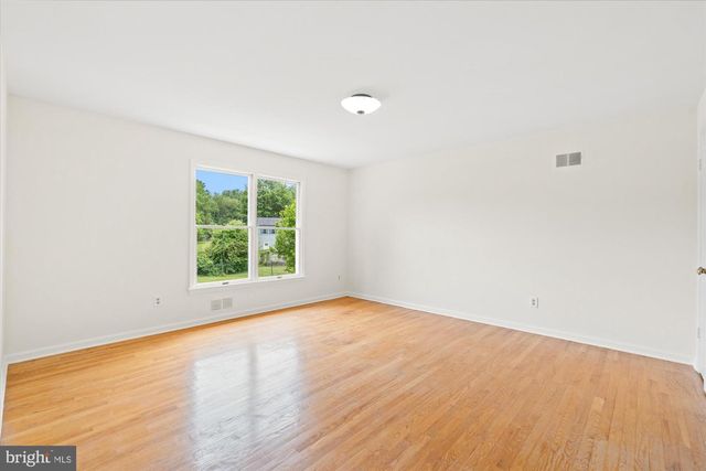 13200 LANTERN HOLLOW DR, Gaithersburg, MD 20878