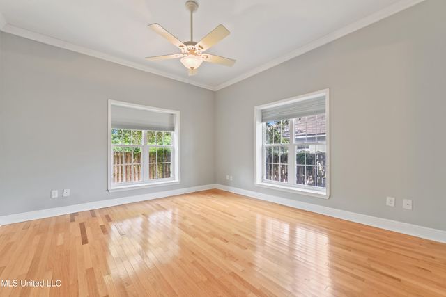 1006 Beach Boulevard, Biloxi, MS 39530