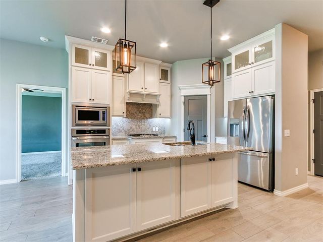 2600 Stanley Station Street, Yukon, OK 73099