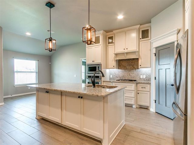 2600 Stanley Station Street, Yukon, OK 73099