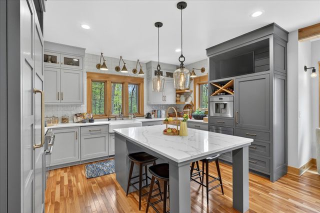 1901 Mccabe Avenue NE, Lowell, MI 49331