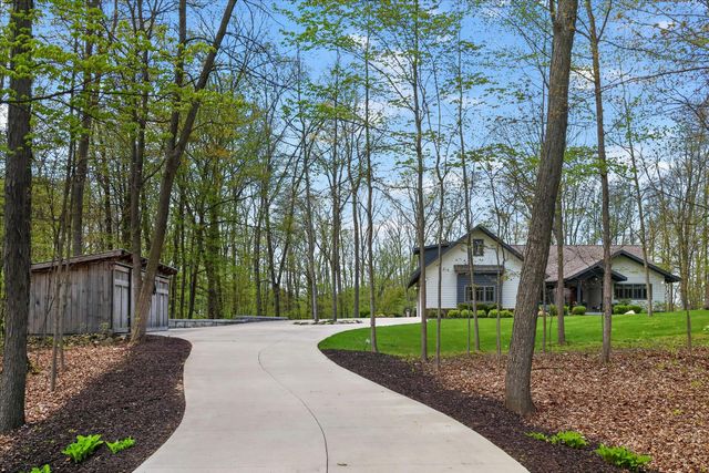 1901 Mccabe Avenue NE, Lowell, MI 49331