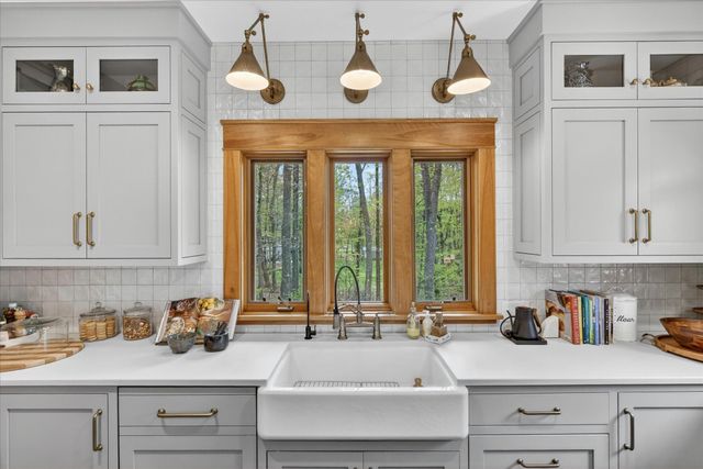 1901 Mccabe Avenue NE, Lowell, MI 49331