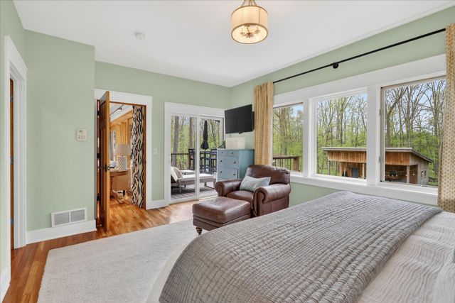 1901 Mccabe Avenue NE, Lowell, MI 49331