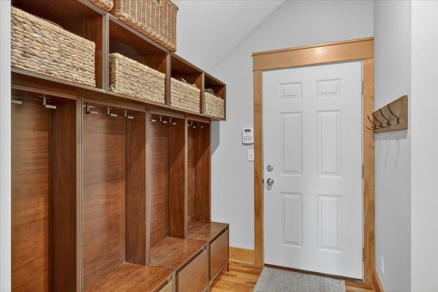 1901 Mccabe Avenue NE, Lowell, MI 49331