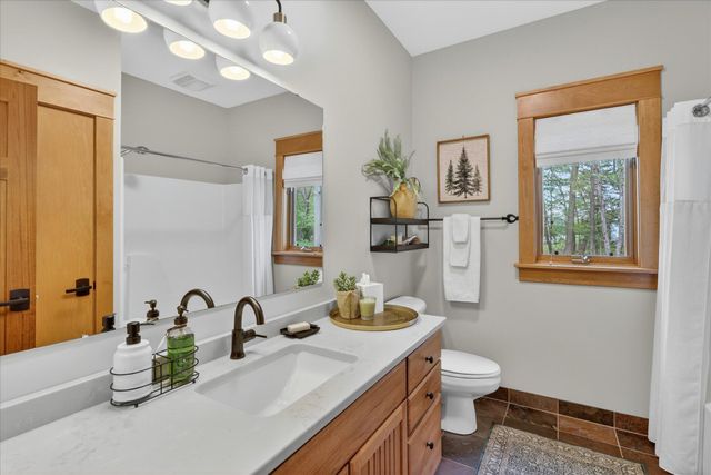 1901 Mccabe Avenue NE, Lowell, MI 49331