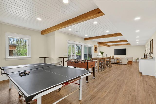 1901 Mccabe Avenue NE, Lowell, MI 49331