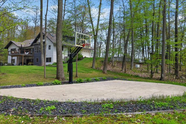 1901 Mccabe Avenue NE, Lowell, MI 49331