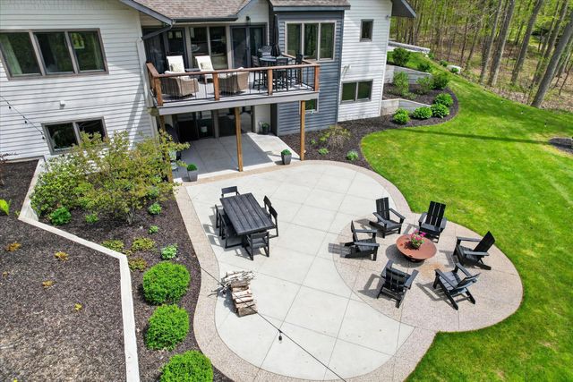 1901 Mccabe Avenue NE, Lowell, MI 49331