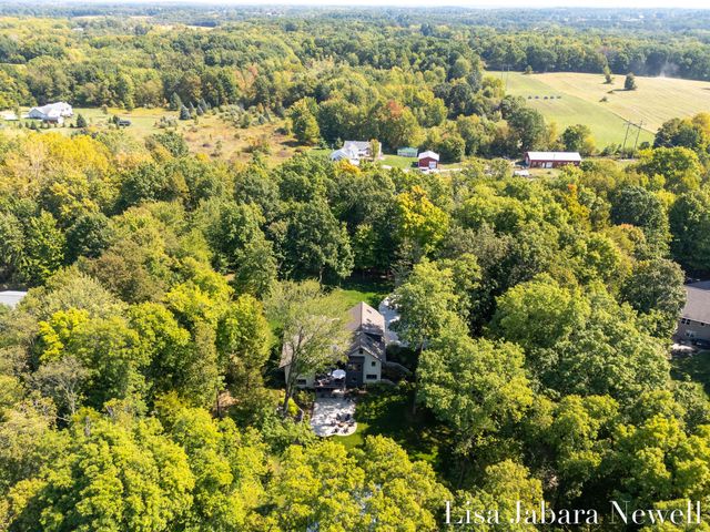 1901 Mccabe Avenue NE, Lowell, MI 49331